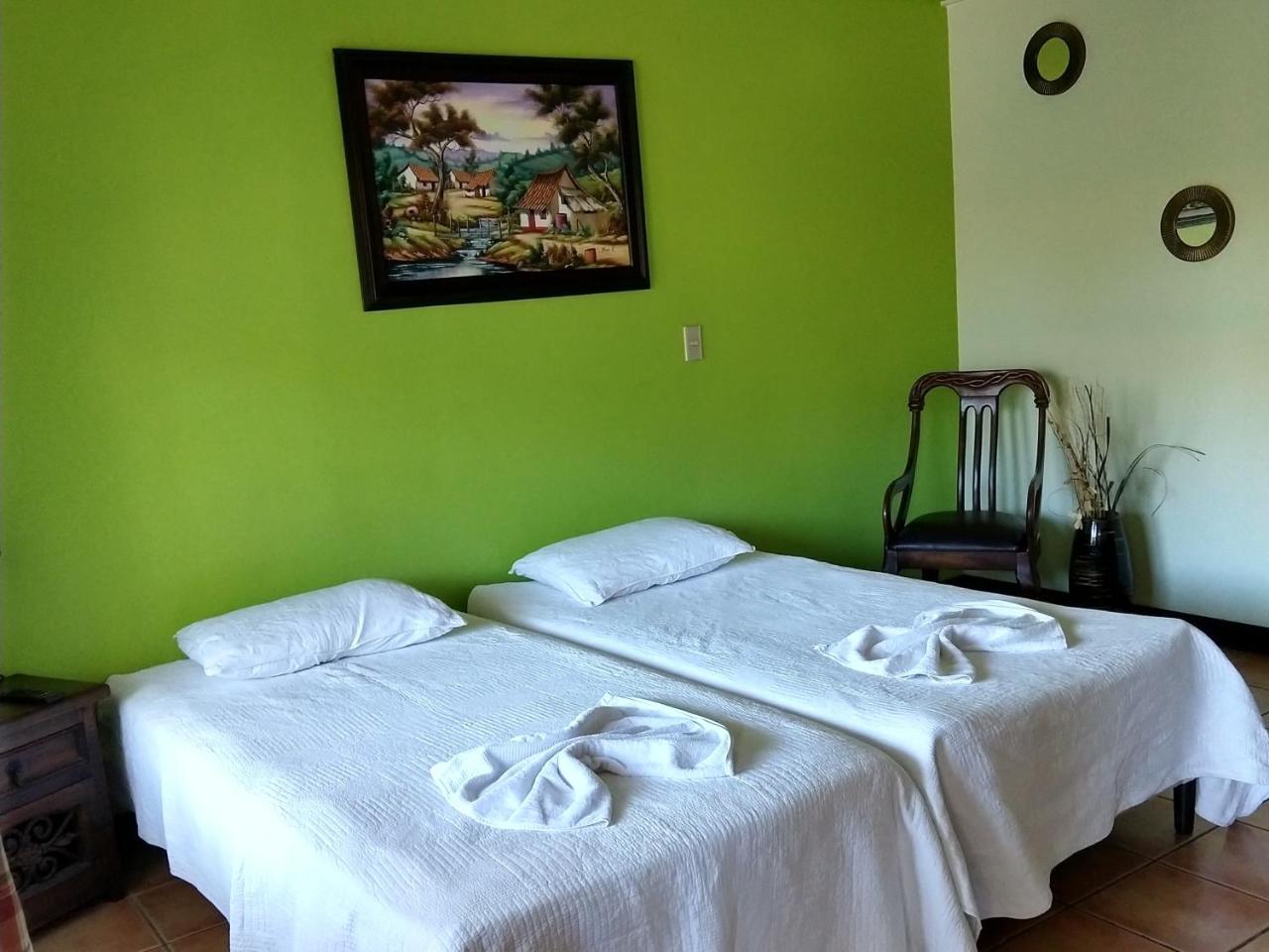 Dos Palmas Studio Apartments Rio Segundo ภายนอก รูปภาพ