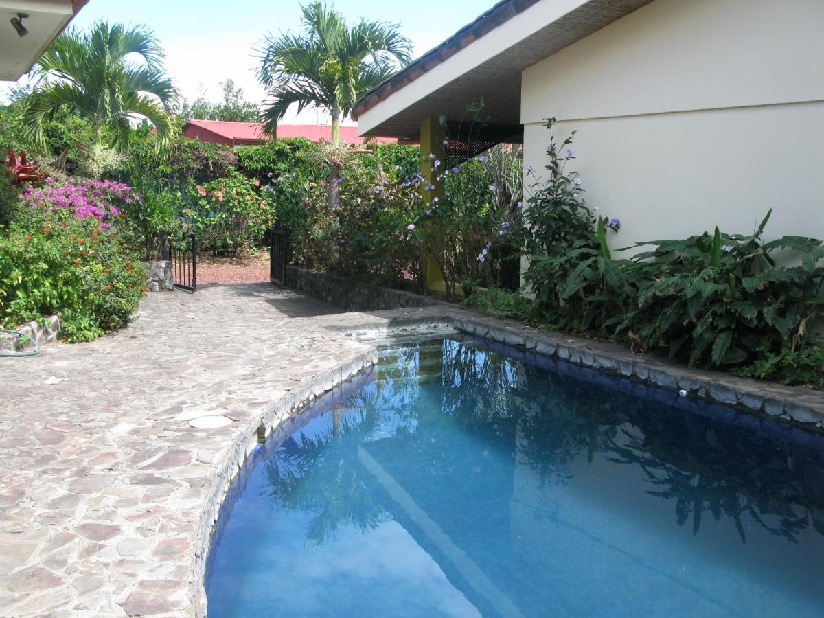 Dos Palmas Studio Apartments Rio Segundo ภายนอก รูปภาพ
